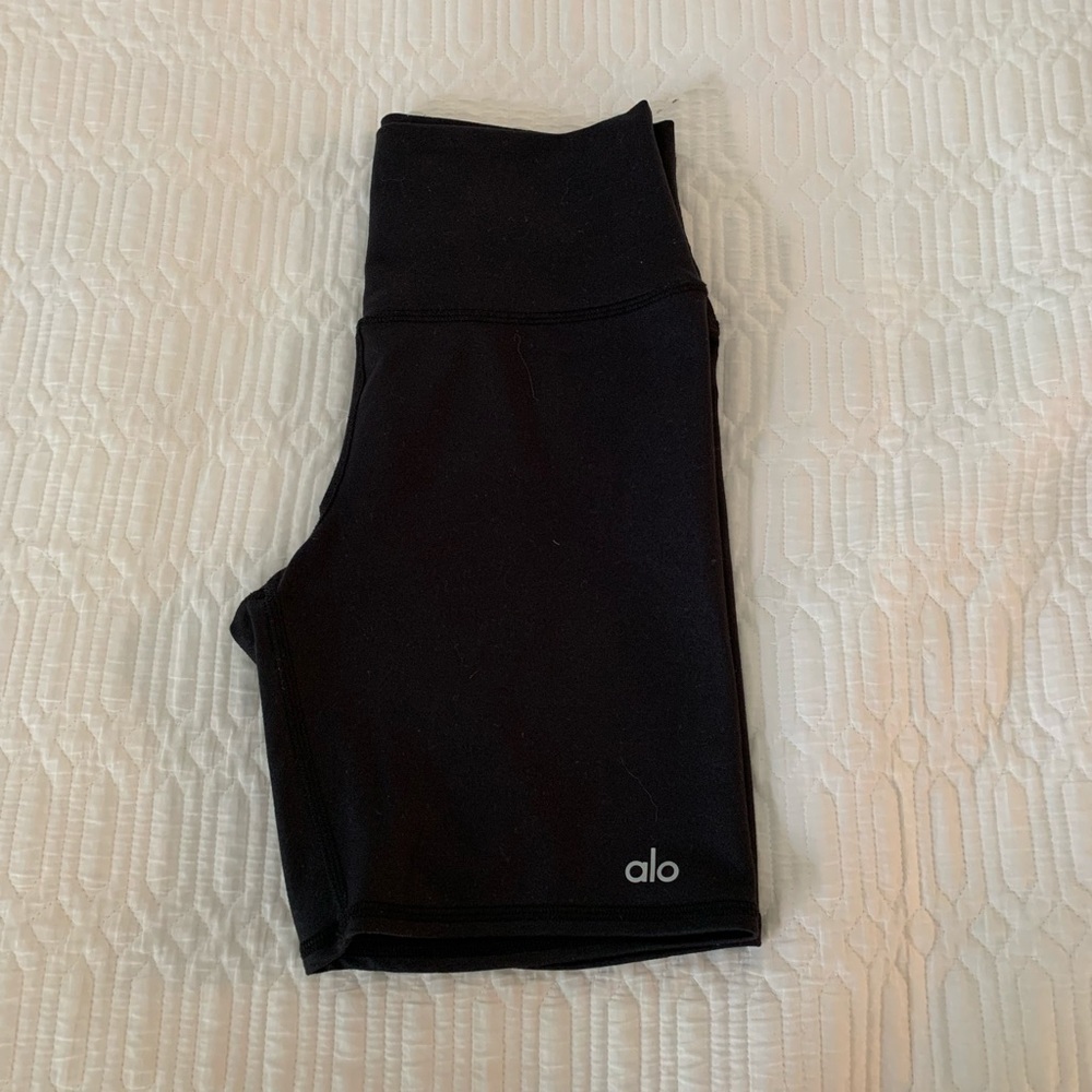 Alo Yoga black cycling shorts